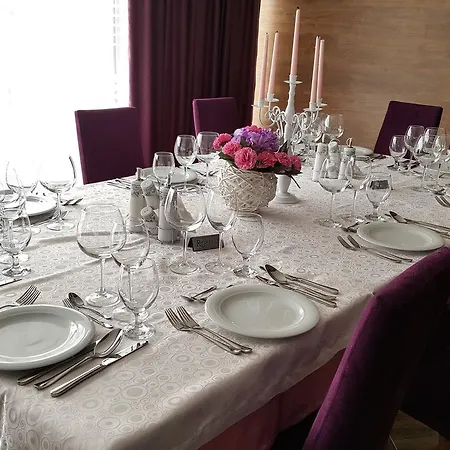 Aparthotel Moderna And Restaurant