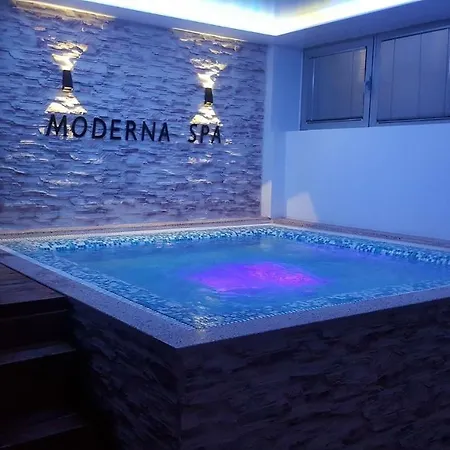 Moderna And Restaurant Aparthotel